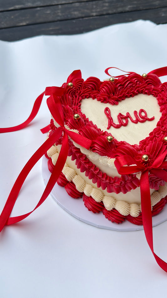 4 inch round shaped cake